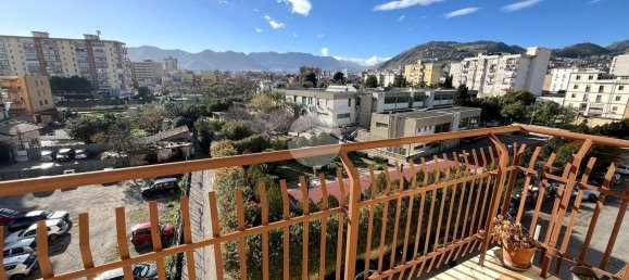 Квартира с 3 спальнями в Палермо, Италия № 191359 39