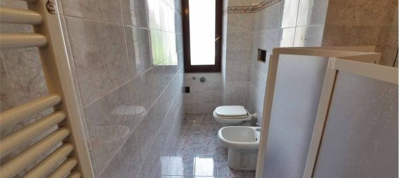 5 rooms Apartment in Como, Italy No. 315430 9