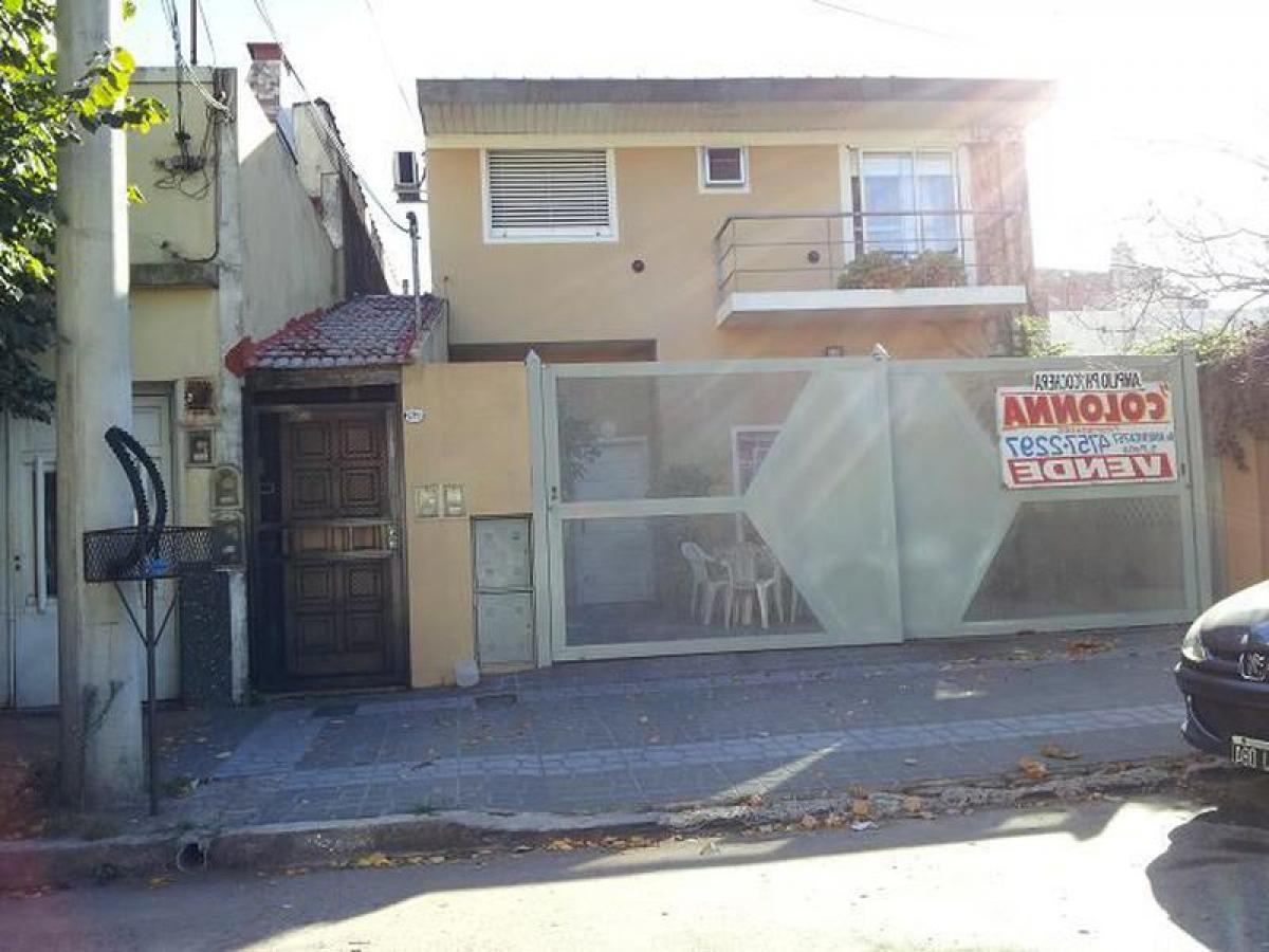 3 bedrooms House in Tres de Febrero, Argentina No. 1061