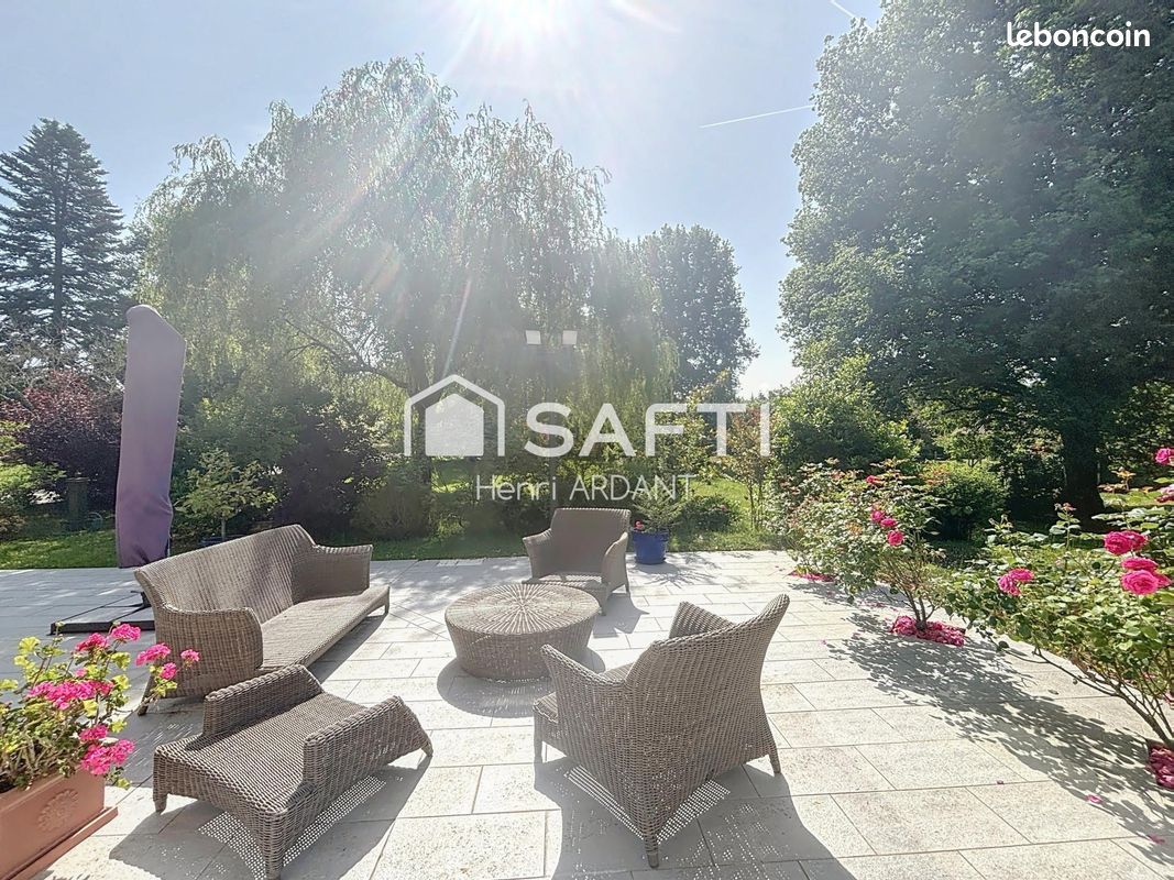 Villa de 6 dormitorios en Limoges, France No. 113349