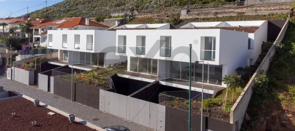 3 bedrooms House in Funchal, Portugal No. 17242 14