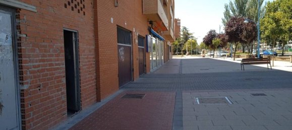 48m² Commercial property in Burgos, Spain No. 75625 15