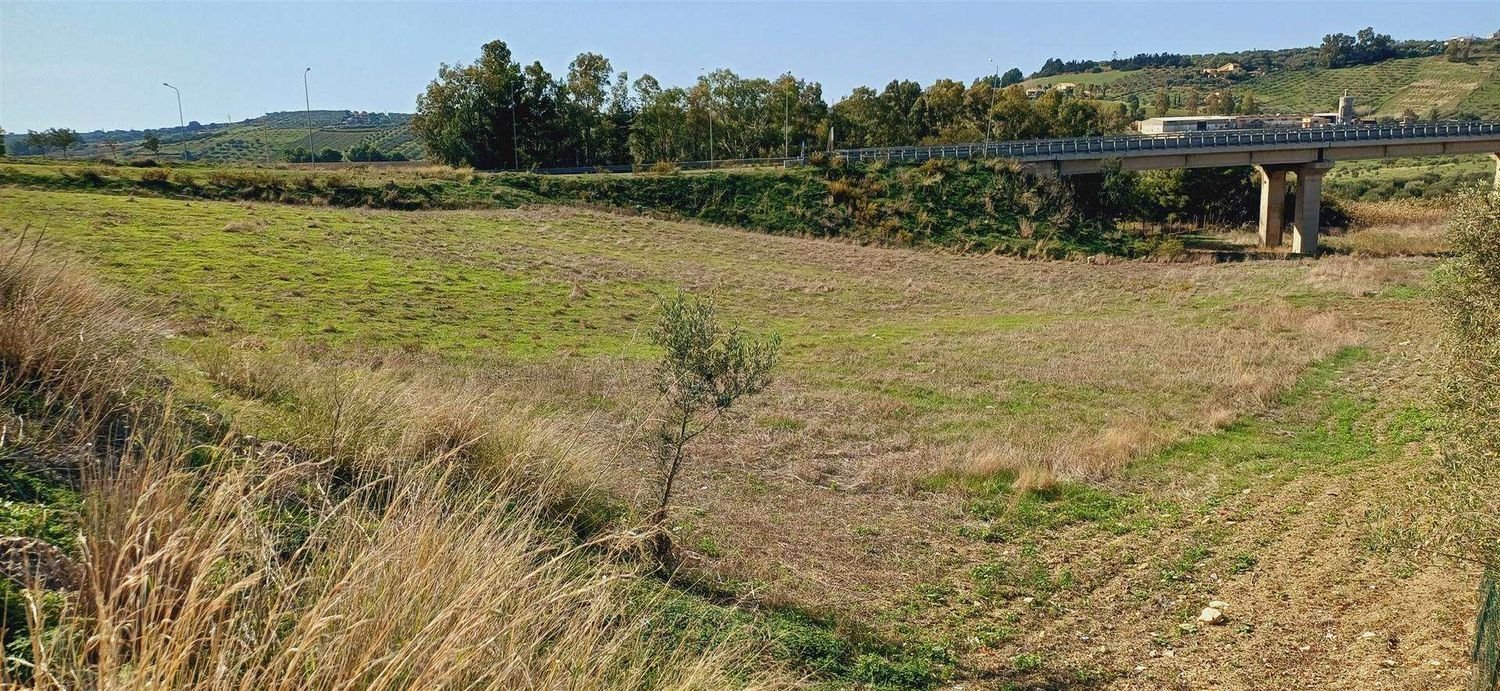 11000m² Land in Sciacca, Italy No. 403778