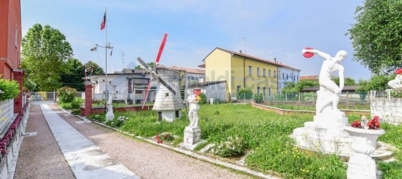 3 rooms House in Seregno, Italy No. 134707 15