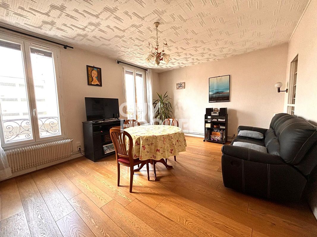 2 bedrooms Apartment in Seine-Saint-Denis, France No. 130307