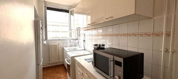 2 bedrooms Apartment in Seine-Saint-Denis, France No. 130307 4