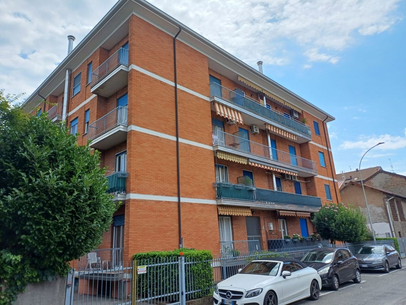 2غرفة شقة في Roncello, Italy رقم 278092