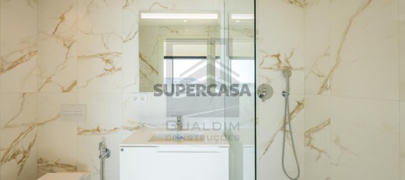 Квартира с 3 спальнями в Авейру, Португалия № 152488 4