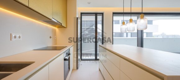 Квартира с 3 спальнями в Авейру, Португалия № 152488 36