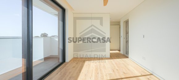 Квартира с 3 спальнями в Авейру, Португалия № 152488 47