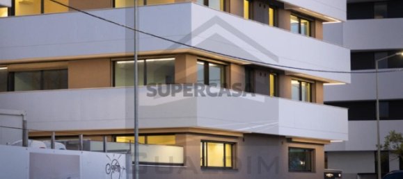 Квартира с 3 спальнями в Авейру, Португалия № 152488 3