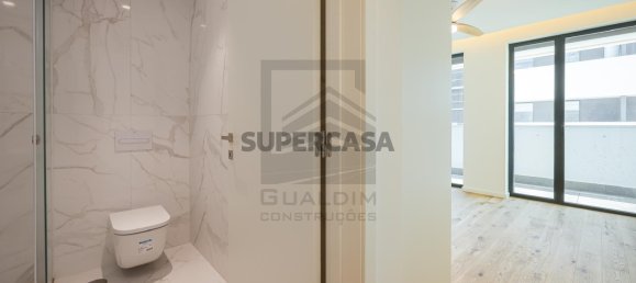 Квартира с 3 спальнями в Авейру, Португалия № 152488 10