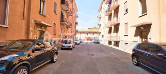2 rooms Apartment in Novara, Italy No. 107446 6