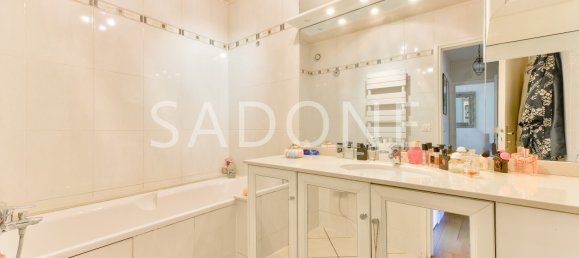 3 bedrooms Apartment in Neuilly-sur-Seine, France No. 348868 8