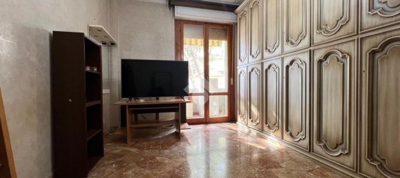 5غرفة شقة في Florence, Italy رقم 44991 40