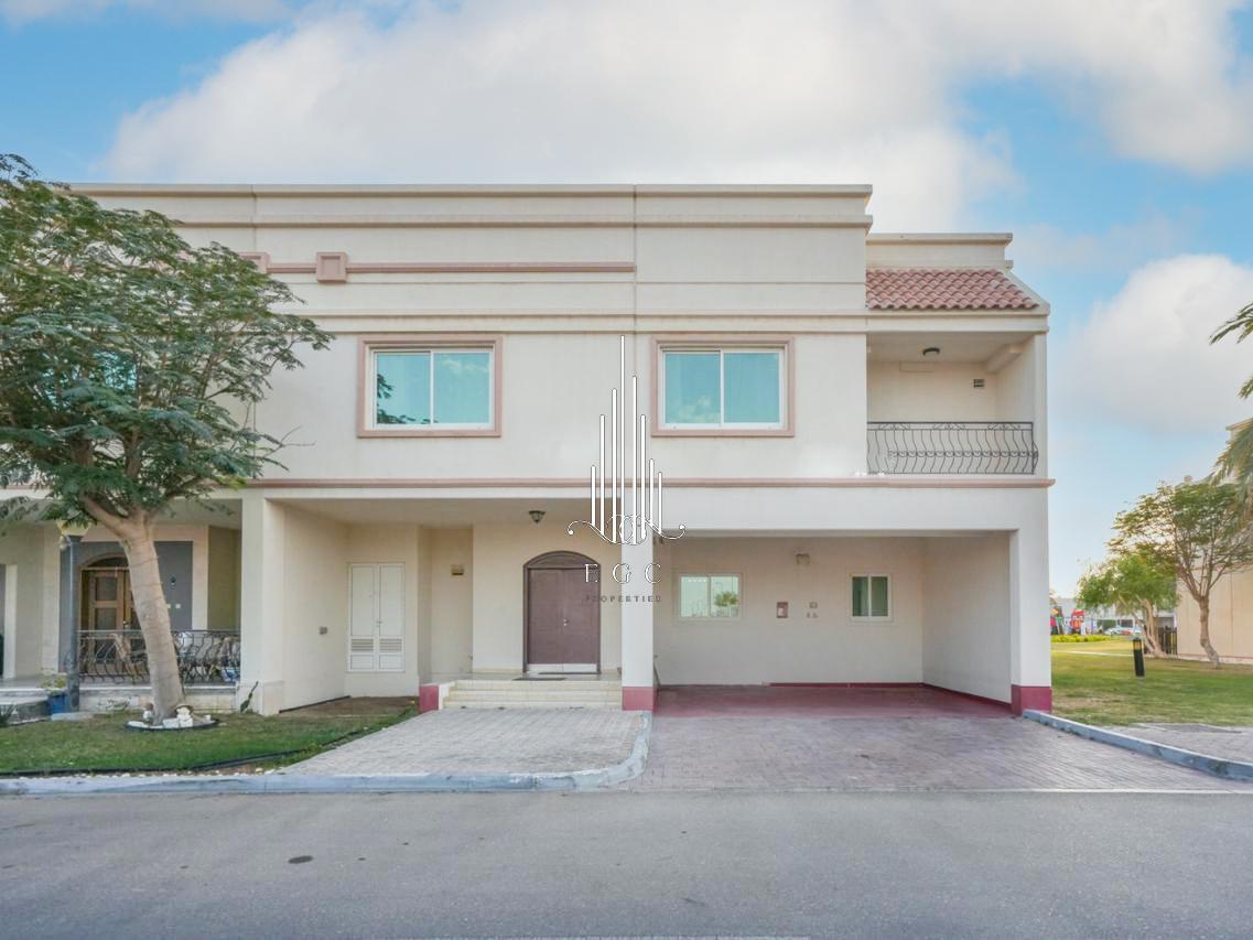 4 bedrooms Villa in Abu Dhabi, UAE No. 22683