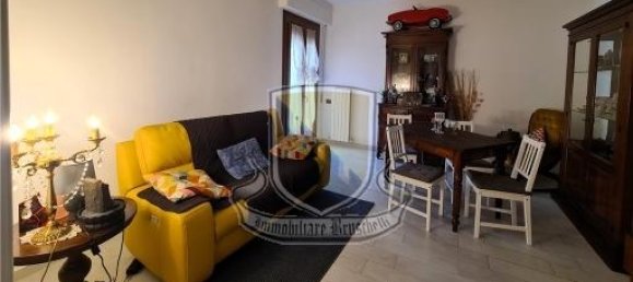 5 rooms Apartment in Sovicille, Italy No. 31982 10