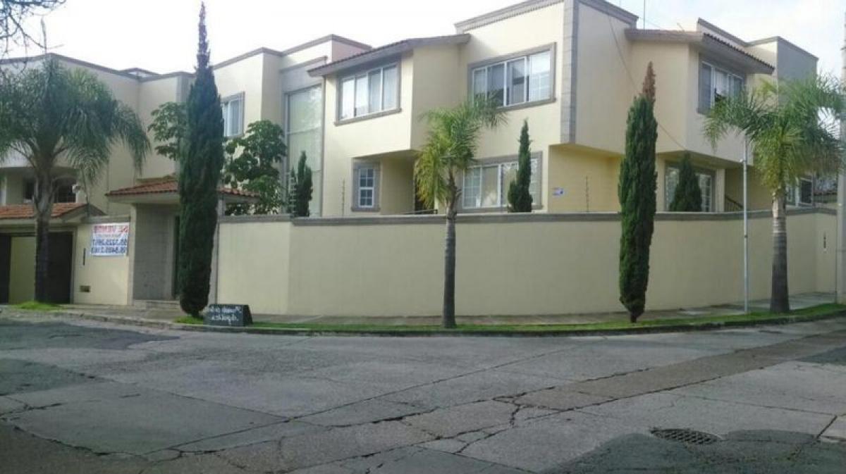 4 bedrooms House in Mexico No. 215713