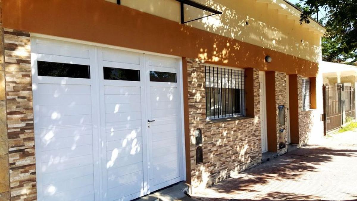 Casa de 2 dormitorios en Mar del Plata, Argentina No. 69419