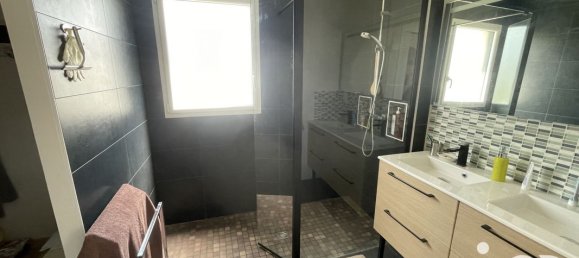 Casa de 3 dormitorios en Ille-et-Vilaine, France No. 286429 8