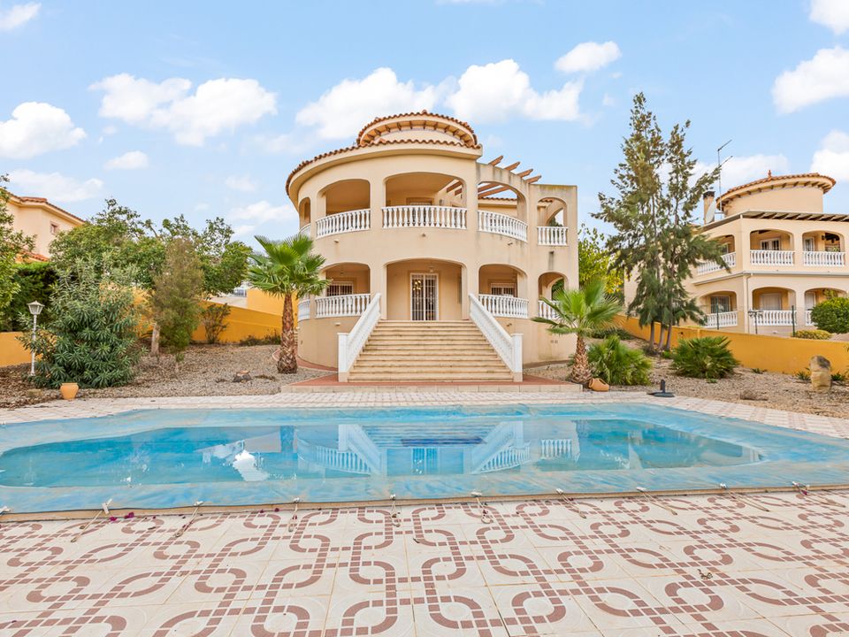 4 bedrooms Villa in Algorfa, Spain No. 176595