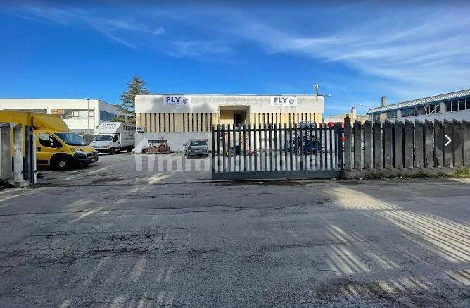 1000m² Warehouse in Pescara, Italy No. 346313