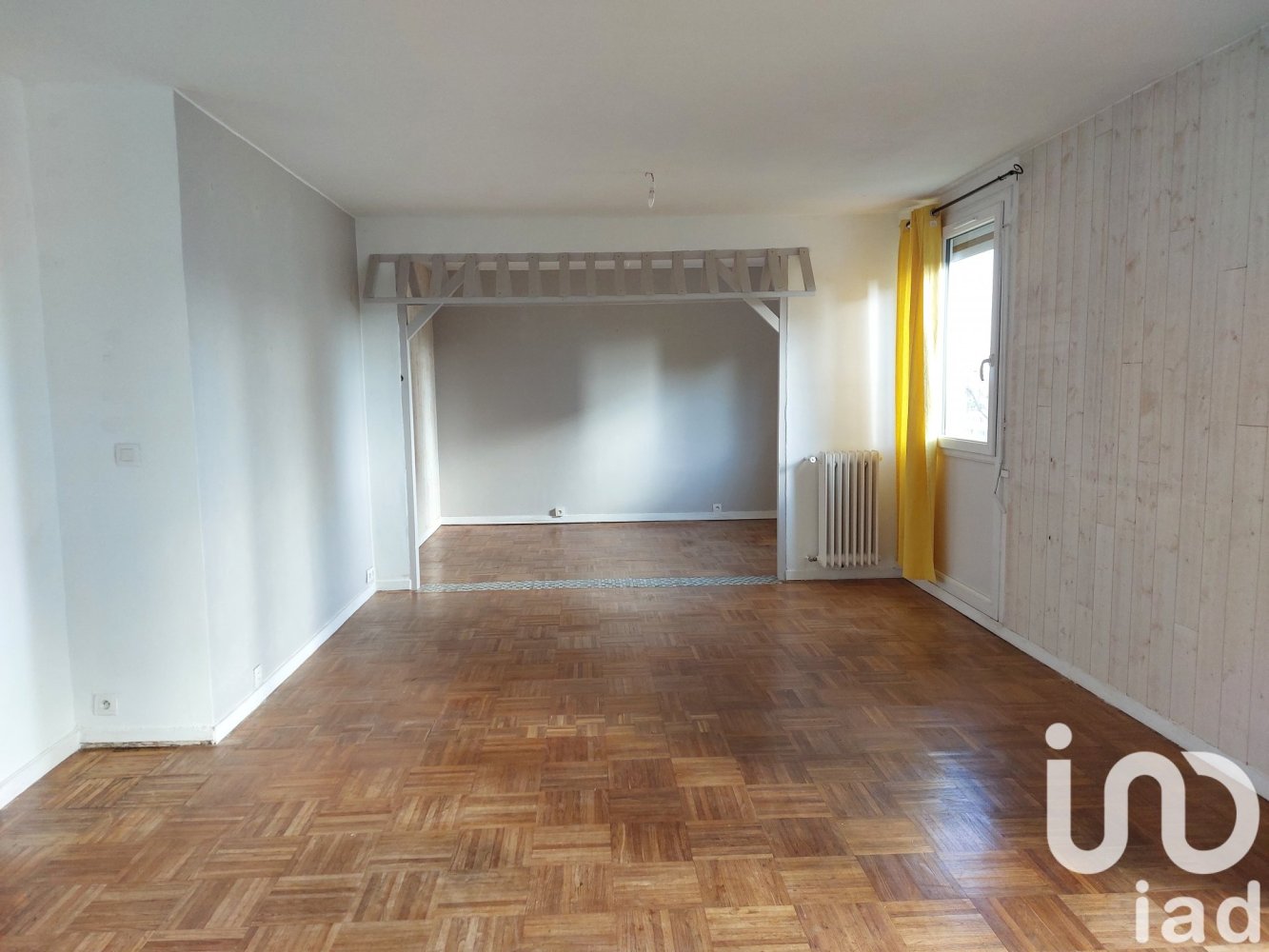 Apartamento de 3 dormitorios en Beauvais, France No. 42089