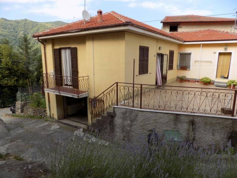 2 rooms Castles in Borgomaro, Italy No. 228220