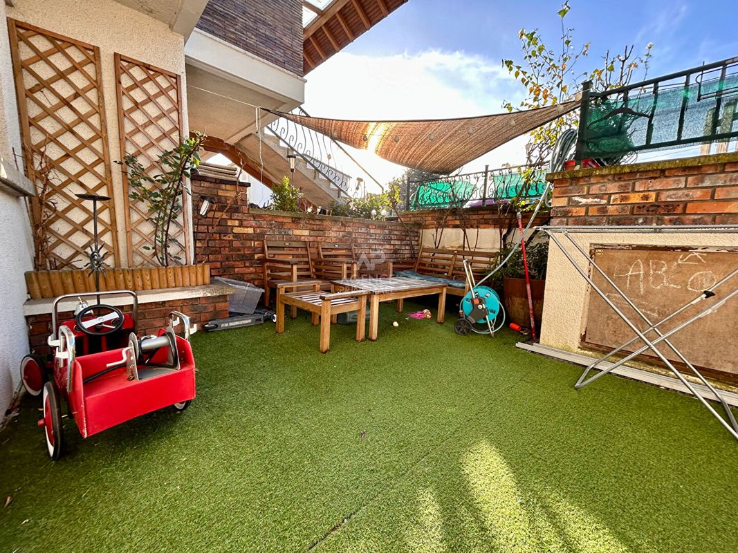 3 bedrooms Apartment in Acheres, France No. 143328