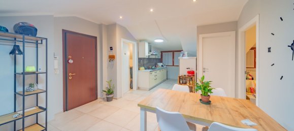 2-salle Appartement à Caraglio, Italy No. 24848 22