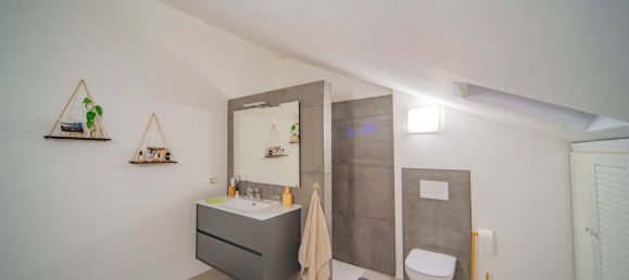 2-salle Appartement à Caraglio, Italy No. 24848 12