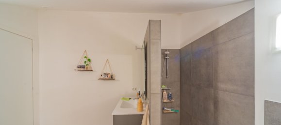 2-salle Appartement à Caraglio, Italy No. 24848 33