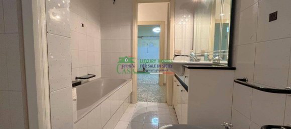 2 bedrooms House in Modica, Italy No. 45970 15