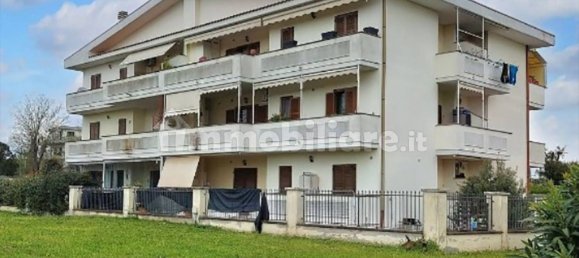 3 bedrooms Apartment in Rome, Italy No. 194793 2