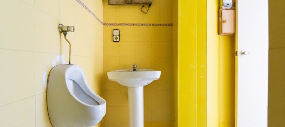 309m² Commercial property in Zaragoza, Spain No. 67699 27