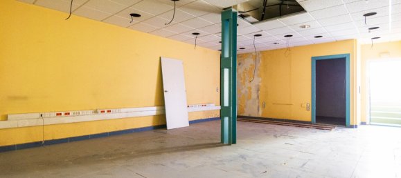 309m² Commercial property in Zaragoza, Spain No. 67699 50