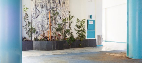 309m² Commercial property in Zaragoza, Spain No. 67699 5