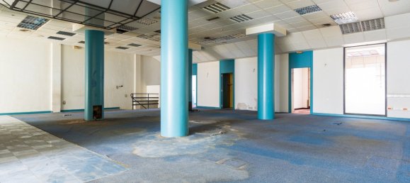 309m² Commercial property in Zaragoza, Spain No. 67699 18