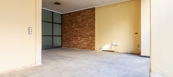309m² Commercial property in Zaragoza, Spain No. 67699 28
