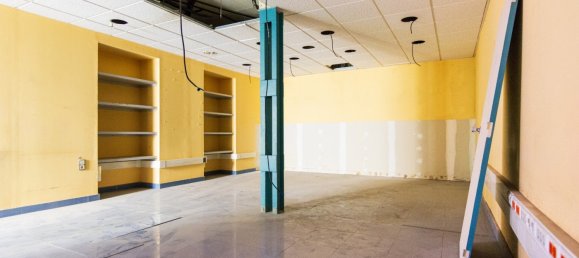 309m² Commercial property in Zaragoza, Spain No. 67699 3