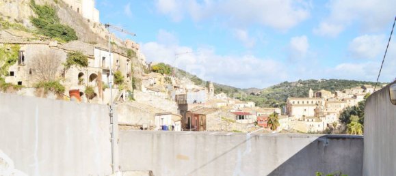 3 Schlafzimmer Haus in Ragusa, Italy, Nr. 220560 18