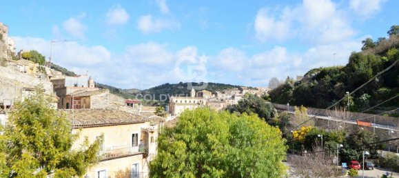 3 Schlafzimmer Haus in Ragusa, Italy, Nr. 220560 11