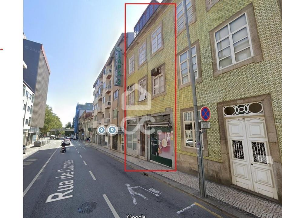 320m² Building in Porto, Portugal No. 215770