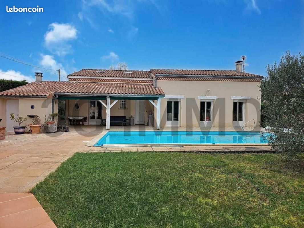5 bedrooms Villa in Bouloc, France No. 203970