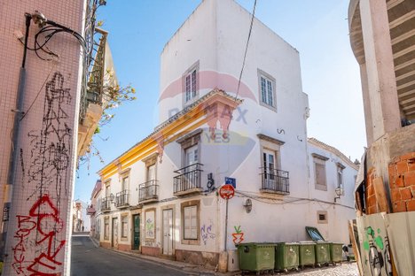 344m² Building in Faro, Portugal No. 65902