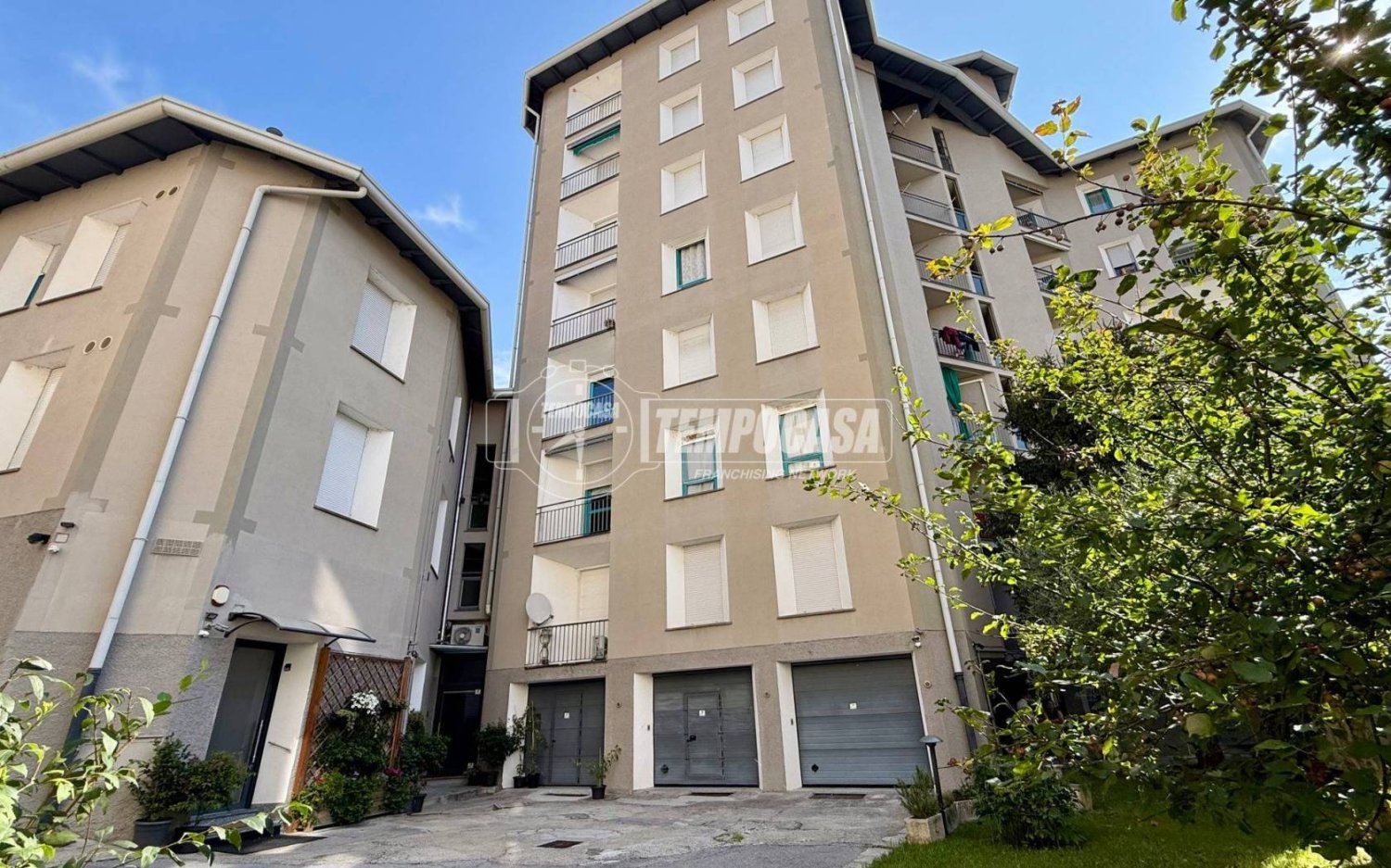 Квартира с 1 спальней в Лекко, Италия № 266842