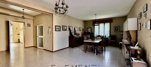 5 bedrooms House in Cerea, Italy No. 359187 2