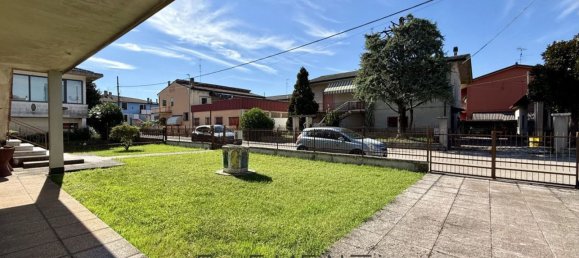 5 bedrooms House in Cerea, Italy No. 359187 33