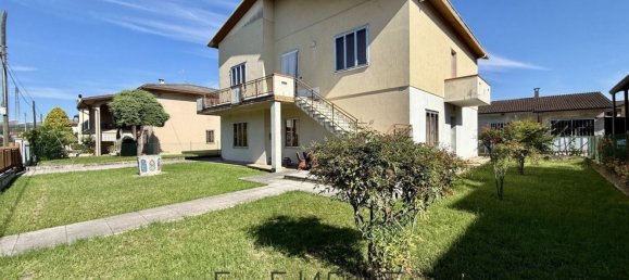 5 bedrooms House in Cerea, Italy No. 359187 30