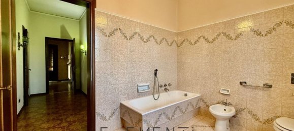 5 bedrooms House in Cerea, Italy No. 359187 24